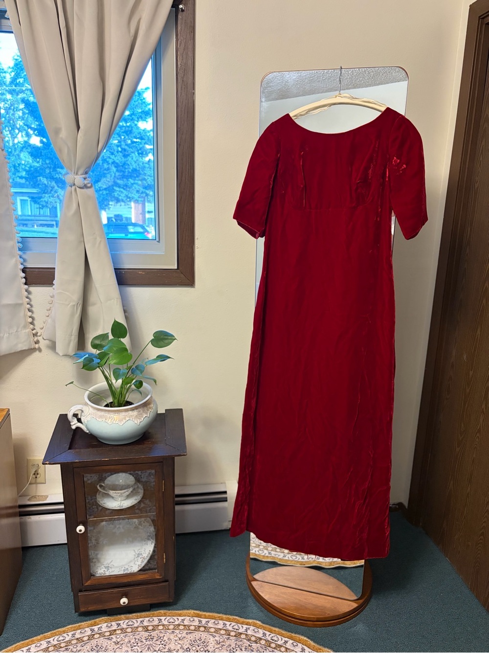 Women's Red Velvet Maxi Dress - Elegant Evening Gown